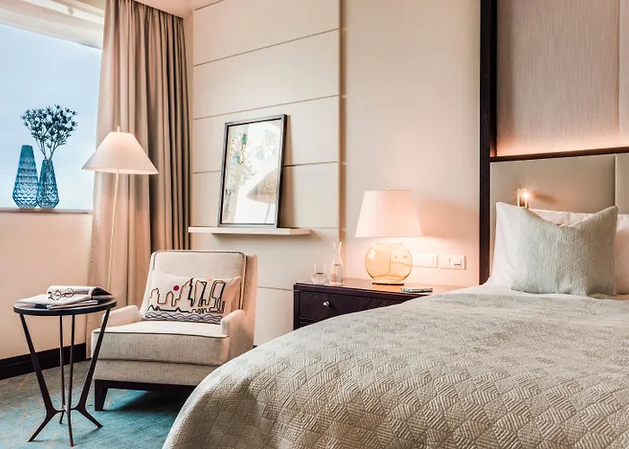 Intercontinental Warszawa By IhgГотель